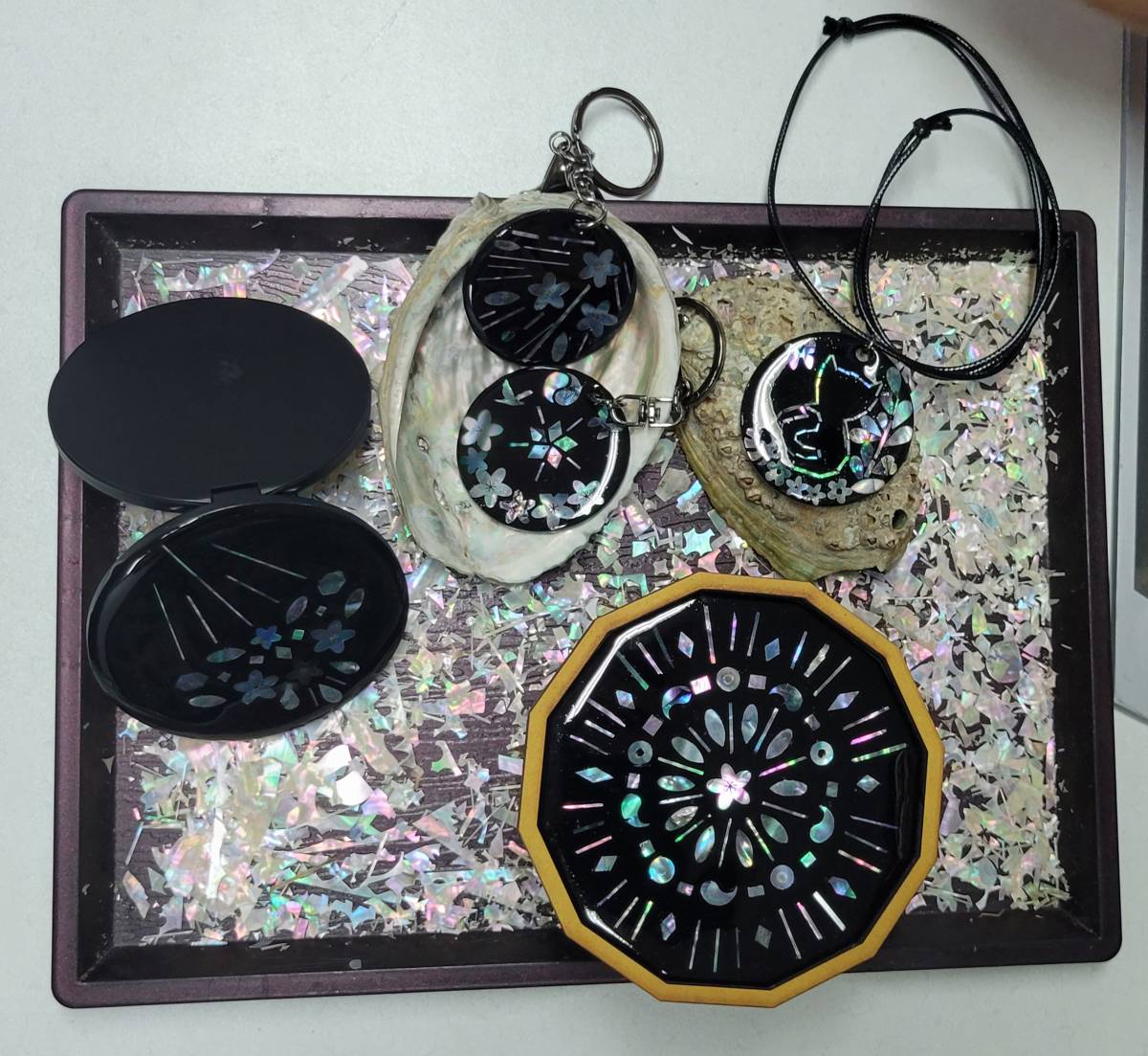 韓国伝統螺鈿を使ったミニチュアお膳作り