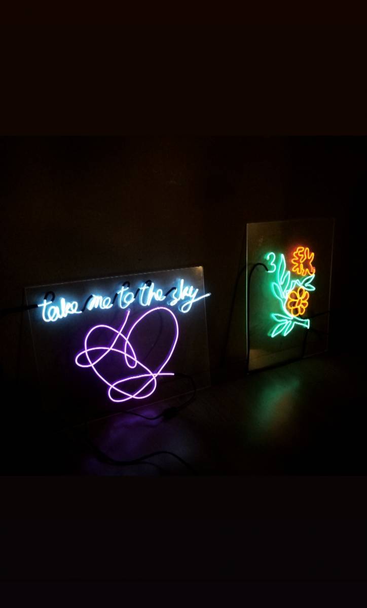 Neon Light Making in Seoul Trazy, Korea's 1 Travel Guide