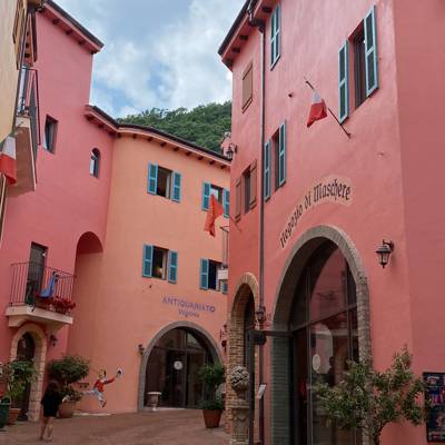 Photo review number 11453 from Maryam P